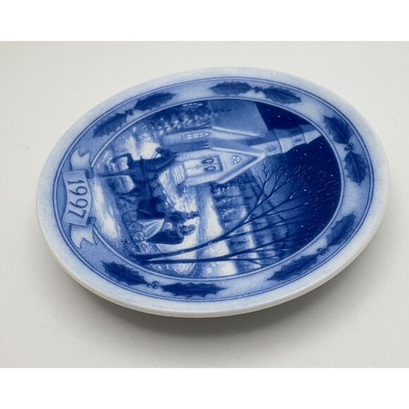 Hallmark Keepsake Spirit of Christmas Tree Ornament 1997 Winter Church Scene - Picture 4 of 6